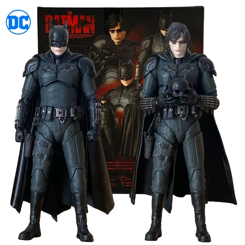 DC Toys The Batman MAFEX Robert Pattinson Movie Version Figurine